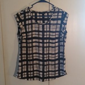 Black and White Blouse Sz M
